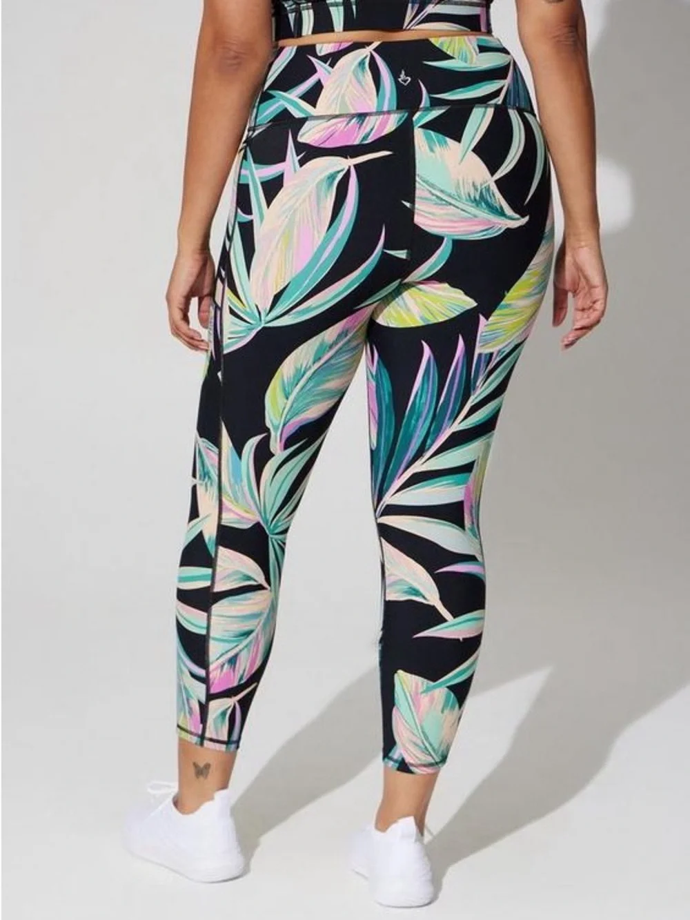 Torrid Black Tropical Performance Core Crop Active Leggings - New - Size 28 (5)